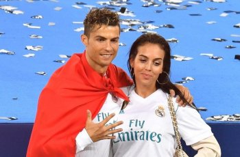 Georgina Rodriguez Berikan Kejutan Cristiano Ronaldo yang Berulang Tahun