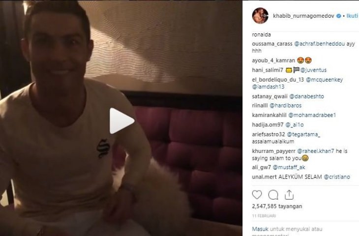 Ronaldo mengucapkan Assalamualaikum di Instagram Khabib Nurmagomedov. (Instagram/@Khabib_Nurmagomedo).