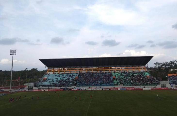 Pertandingan PSIS vs Barito Putera di Stadion Moch Soebroto, Minggu (13/10/2018). (Irwan Febri/mxkd.sbs).