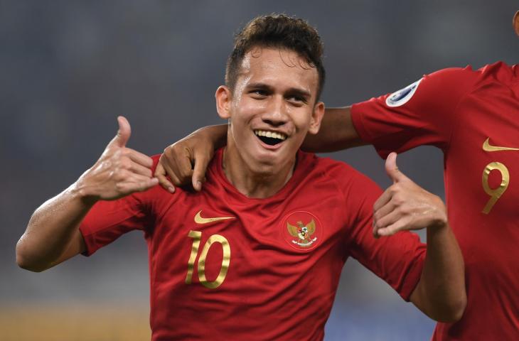 Selebrasi pemain Timnas Indonesia U-19 Egy Maulana Vikri usai mencetak gol ke gawang Taiwan U-19 dalam laga Grup A Piala Asia U-19 di Stadion Utama Gelora Bung Karno, Jakarta, Kamis (18/10/2018). Indonesia menang dengan skor 3-1. (ANTARA FOTO/Akbar Nugroho Gumay)