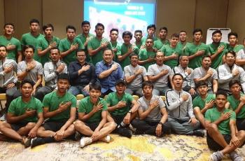 Timnas Indonesia U-19 Menangis Bersama Sebelum Taklukkan Taiwan