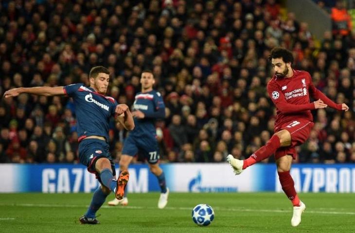 Aksi Mohamed Salah saat Liverpool melawan Red Star Belgrade di Liga Champions pada 24 Oktober 2018 (Oli Scarff/AFP)