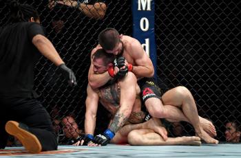 Takut Tewas Jadi Alasan McGregor Menyerah Saat Lawan Khabib Nurmagomedov