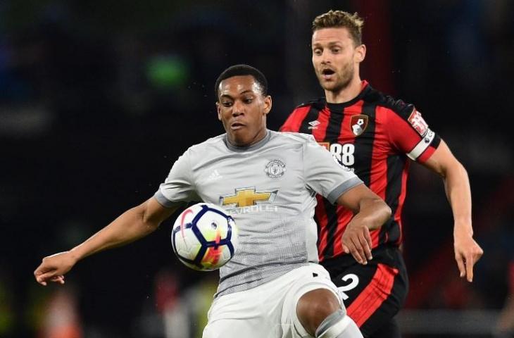 Kapten Bournemouth, Simon Francis vs Manchester United. (Glyn Kirk/AFP).