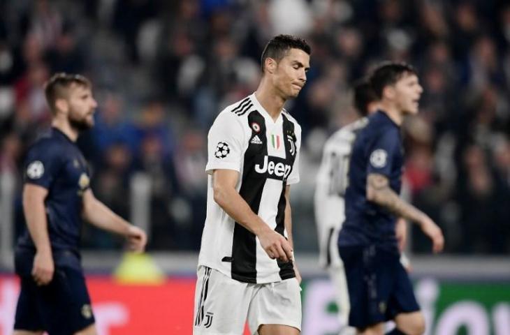 Ekspresi Cristiano Ronaldo usai Juventus takluk dari Manchester United di matchday keempat Liga Champions pada 7 November 2018 (Marco Bertorello/AFP)