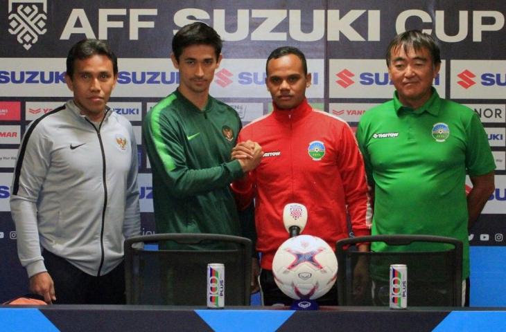 Pelatih Timnas Indonesia, Bima Sakti dan Gavin Kwan Adsit saat jumpa pers jelang lawan Timor Leste (AFF)