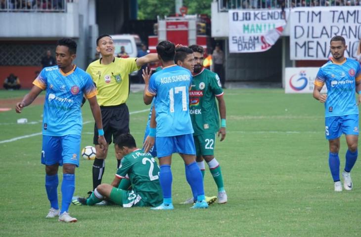 PSS Sleman menjamu Persiraja Banda Aceh dalam laga terakhir Grup B babak delapan besar Liga 2 2018 di Stadion Maguwoharjo, Rabu (21/11/2018). [Stephanus Aranditio/mxkd.sbs]