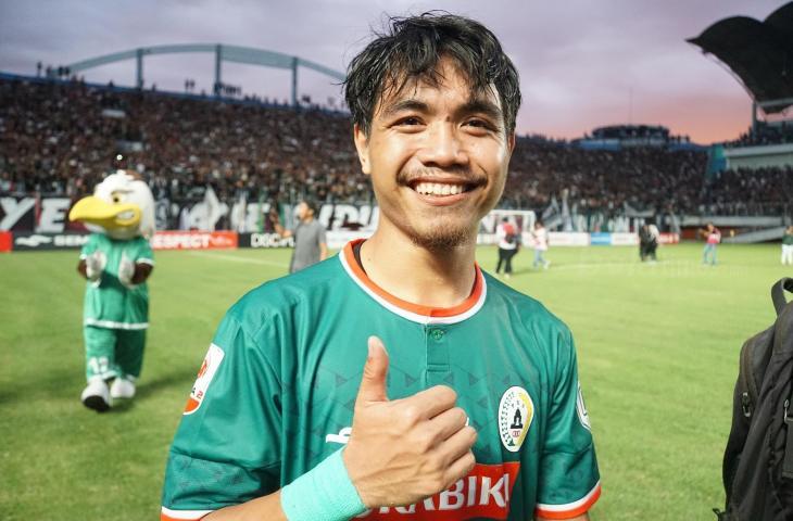 Pemain PSS Sleman, Rangga Muslim berfoto usai PSS Sleman dipastikan promosi ke Liga 1 2019 (Stephanus Aranditio/mxkd.sbs)