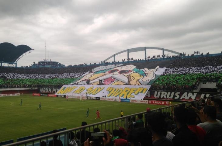 Koreografi Sleman Fans untuk PSS Sleman. [Andiarsa Nata/mxkd.sbs]