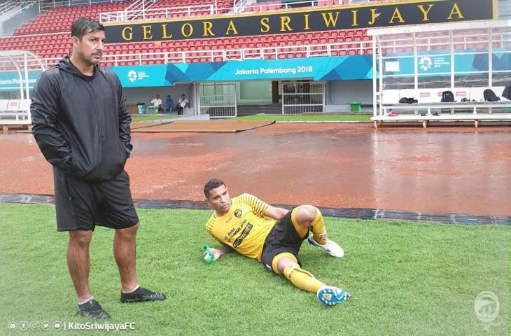 Pelatih Sriwijaya FC, Angel Alfredo Vera dan Alberto Goncalves (dok sriwijaya fc)