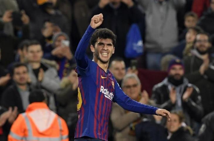 Selebrasi Carles Alena saat cetak gol ke gawang Villarreal (Lluis Gene/AFP)