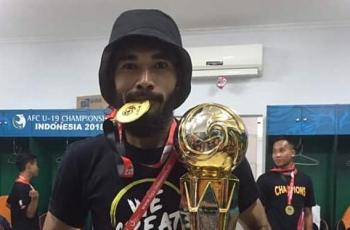 Rifal Lastori Diserbu Suporter PSS Sleman di Acara Tasyakuran