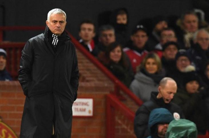 Jose Mourinho saat memimpin laga Manchester Untied vs Fulham pada 8 Desember 2018. (Paul Ellis/AFP)