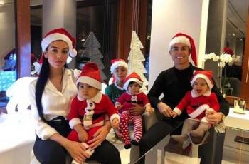 Menggemaskan, Ini Potret Cristiano Ronaldo ketika Merayakan Natal