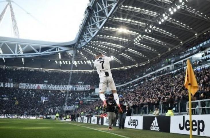 Pemain Juventus Cristiano Ronaldo rayakan golnya ke gawang Sampdoria dalam pertandingan yang berlangsung di Allianz Stadium, Sabtu (29/12/2018) [AFP]