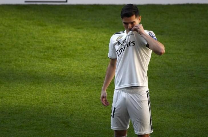 Brahim Diaz saat diperkenalkan di Santiago Bernabeu pada 7 Januari 2019 (Gabriel Bouys/AFP)