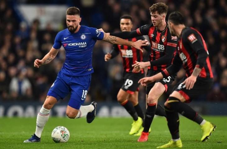 Olivier Giroud saat berhadapan dengan Bournemouth di Piala Liga Inggris pada 19 Desember 2018. (Glyn Kirk/AFP)