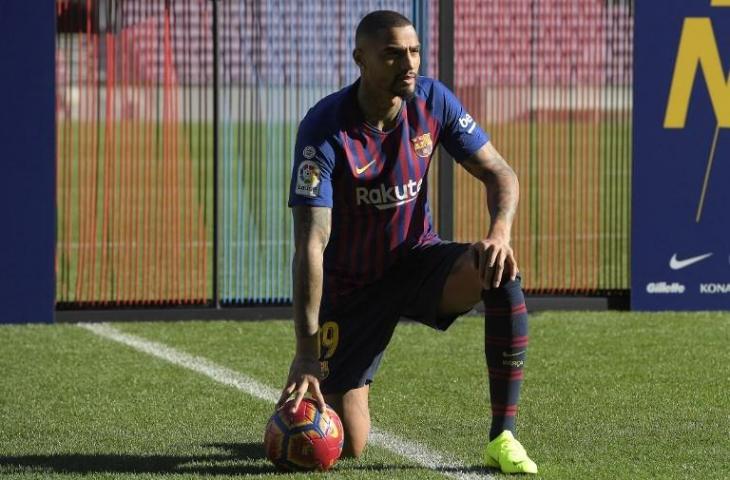 Kevin-Prince Boateng saat dikenalkan di Camp Nou pada 22 Januari 2019 (Lluis Gene/AFP)