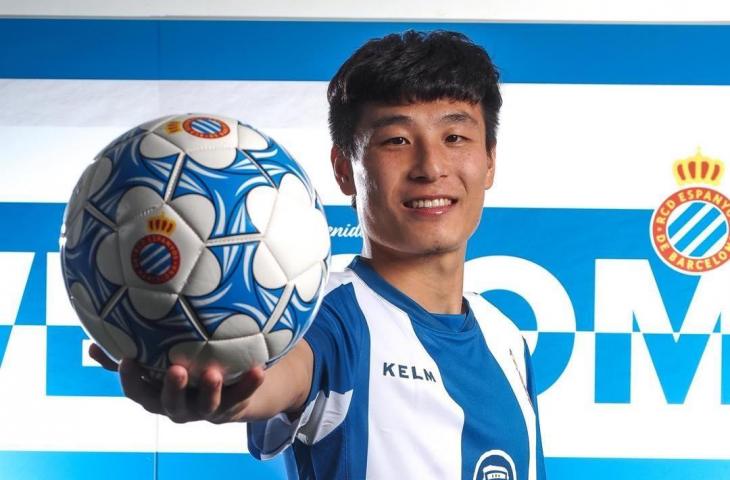 Pemain anyar Espanyol, Wu Lei. [@rcdespanyol/Instagram]