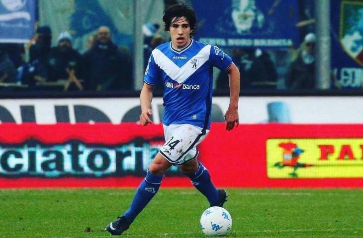 Pemain muda Brescia, Sandro Tonali jadi rebutan sejumlah klub raksasa Eropa. Terbaru ada Liverpool yang turut memanaskan perburuan sang pemain. [@sandrotonali/Instagram]