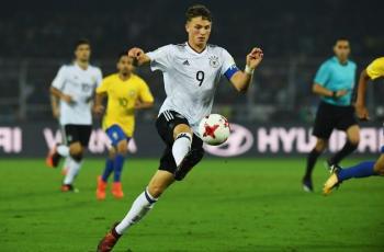 Bayern Munchen Rekrut Penyerang Muda Hamburg Calon Pengganti Lewandowski