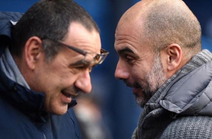 Maurizio Sarri dan Pep Guardiola (Oli Scarff/AFP)