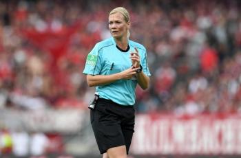 Dipimpin Wasit Wanita, Laga Bayern Munchen Batal Tayang di TV Iran