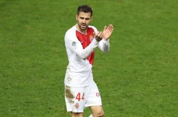 Video: Umpan Ciamik Cesc Fabregas Sukses Bikin Pemain Lyon Terkecoh