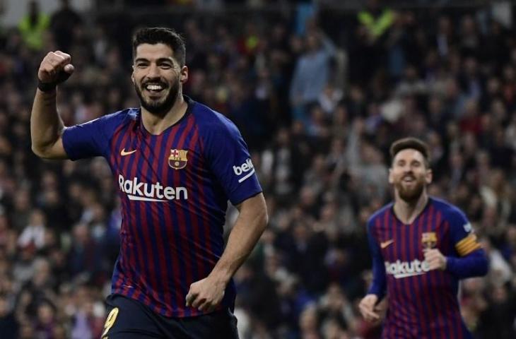 Luis Suarez saat mencetak gol pada kemenangan Barcelona atas Real Madrid dengan skor 3-0 pada leg kedua semifinal Copa del Rey, Kamis (28/2/2019) dini hari WIB. (JAVIER SORIANO/AFP).