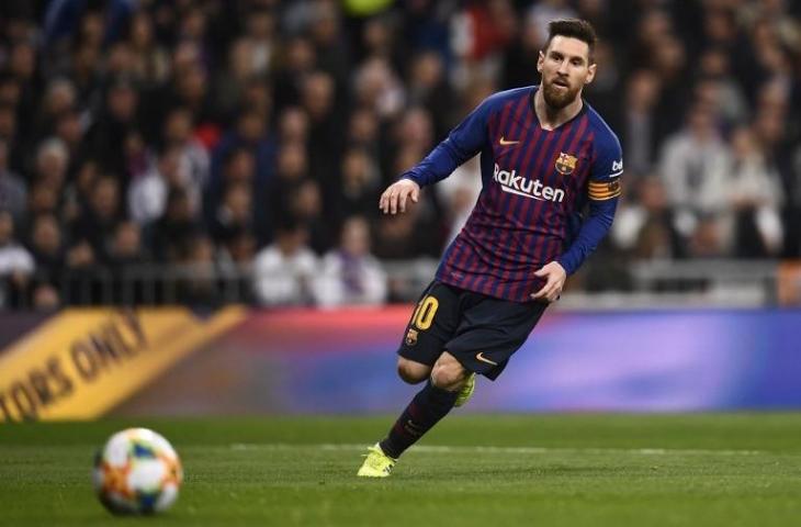 Penyerang Barcelona, Lionel Messi saat laga El Clasico melawan Real Madrid pada 27 Februari 2019 (Oscar Del Pozo/AFP)