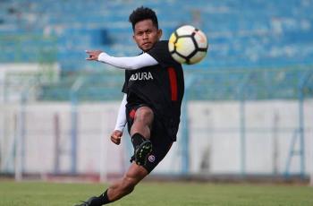 Tampil Hadapi Persebaya, Andik Vermansah Kena Teror Tiap Kali Sentuh Bola