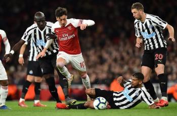 Mesut Ozil dan Kolasinac Tak Dimainkan di Laga Perdana Arsenal, Kenapa?