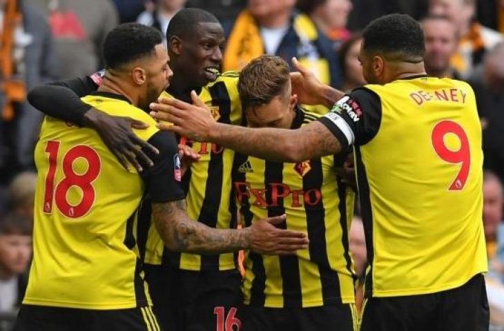 Winger Watford, Gerard Deulofeu (kedua dari kanan) merayakan golnya ke gawang Wolves bersama rekan-rekannya, dalam laga semifinal Piala FA 2018/2019 di Stadion Wembley, Senin (8/4/2019) dini hari WIB, [Ben STANSALL / AFP]