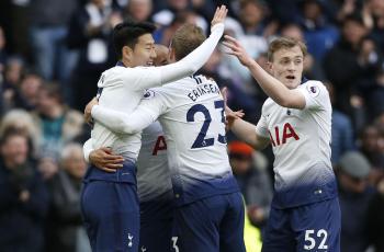 Tottenham Hotspur Kembali ke Tiga Besar Usai Bantai Huddersfield Town