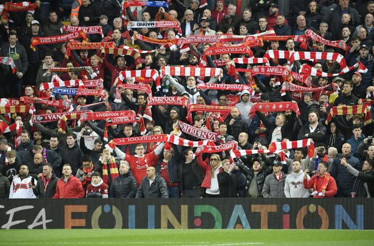 Suasana di salah satu sudut Anfield, markas Liverpool. [LLUIS GENE / AFP]