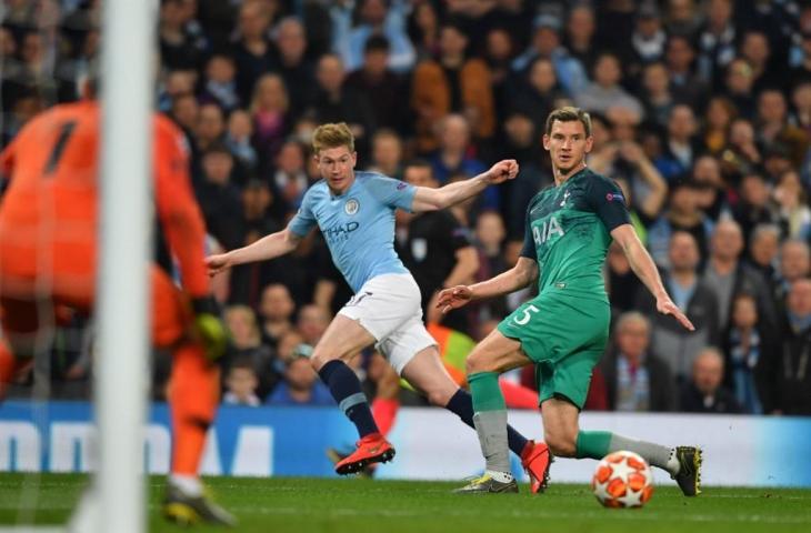 Pemain Manchester City, Kevin de Bruyne saat menghadapi Tottenham Hotspur di laga leg kedua perempat final Liga Champions 2018/2019. [BEN STANSALL / AFP]