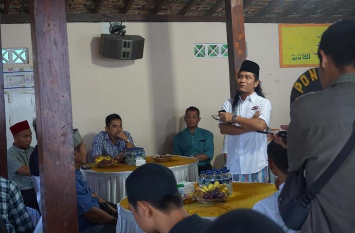 Pengasuh pondok pesantren Ora Aji, sekaligus Komisaris PT PSS, Gus Miftah. (mxkd.sbs/Irwan Febri R).