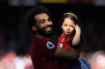 Menggemaskan, Aksi Putri Salah Cetak Gol Ini Disambut Riuh Fans Liverpool