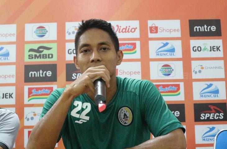 Bek PSS Sleman, Purwaka Yudi, saat mengikuti konferensi pers, Selasa (14/5/2019). (Bolatimes/Irwan Febri Rialdi)