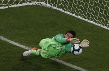 Gagalkan Penalti, Alisson Becker Antar Brasil ke Semifinal Copa America