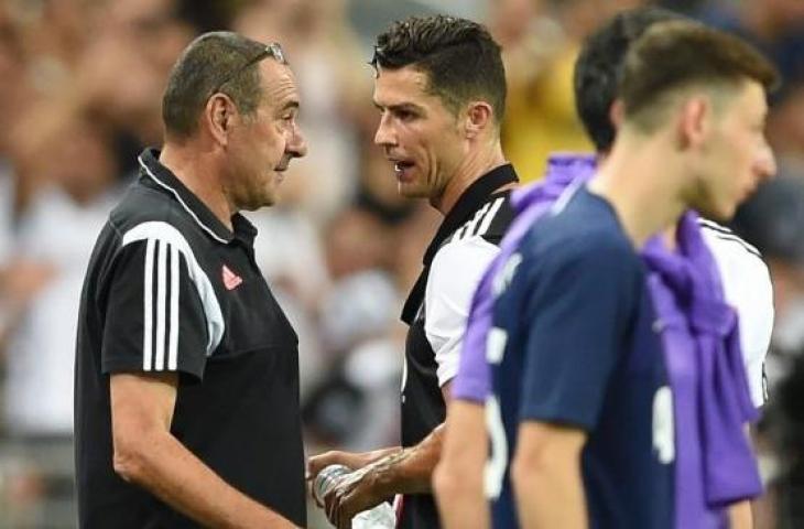 Momen cekcok Cristiano Ronaldo dengan Maurizio Sarri. (Roslan Rahman/AFP)