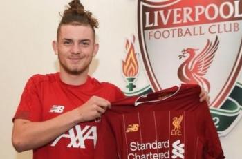 Begini Reaksi Harvey Elliott Saat Ada Bocah Minta Jersey Liverpoolnya