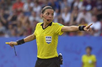 Profil Stephanie Frappart, Wasit Perempuan yang Ditugaskan di Piala Dunia 2022