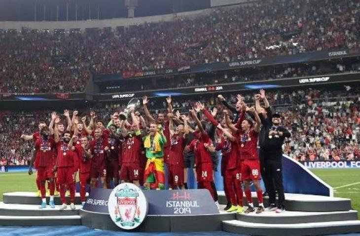 Selebrasi para pemain Liverpool usai menjadi juara Piala Super Eropa 2019. (BULENT KILIC / AFP)