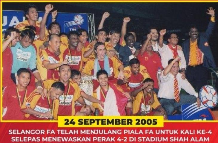 Selangor FA saat menjuarai Piala FA Malaysia 2005, ada Bambang Pamungkas dan Elie Aiboy. (Twitter/@FASelangormy)