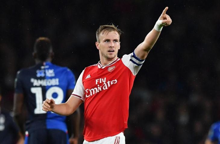 Bek Arsenal, Rob Holding. [BEN STANSALL / AFP]