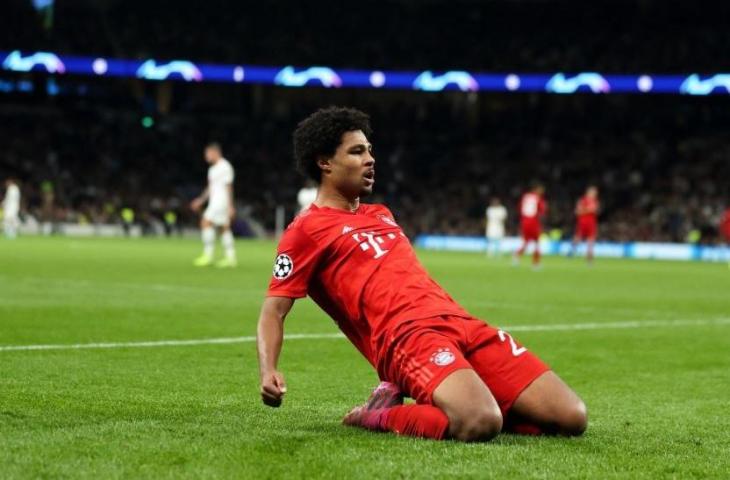 Selebrasi gelandang Bayern Munchen, Serge Gnabry usai membobol gawang Tottenham Hotspur. (Twitter/@SergeGnabry)