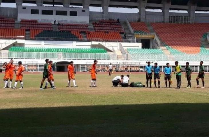 Laga uji coba timnas Indonesia U-19 vs Tim Pra PON DKI Jakarta di Stadion Pakansari, Cibinong, Bogor, Sabtu (5/10/2019). (Adie Prasetyo Nugraha/suara.com).