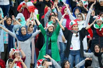 Ribuan Wanita Banjiri Stadion setelah 40 tahun, Timnas Iran Menang 14-0