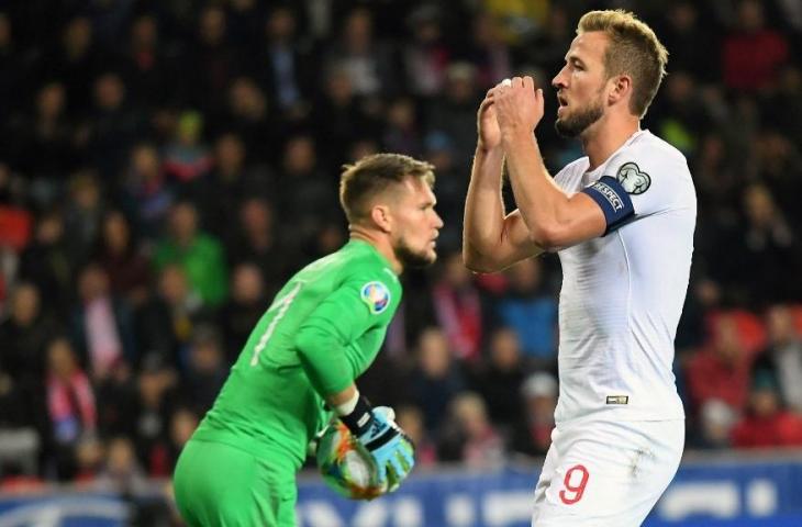 Harry Kane dalam pertandingan Inggris vs Rep Ceko. (Joe Klamar/AFP).